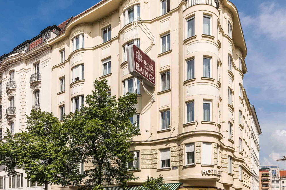 Außenfassade des Hotel Rainer in Wien