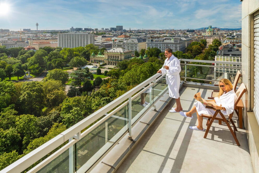 Große Panorama Wellness Terrasse mit atemberaubendem Blick auf Wien