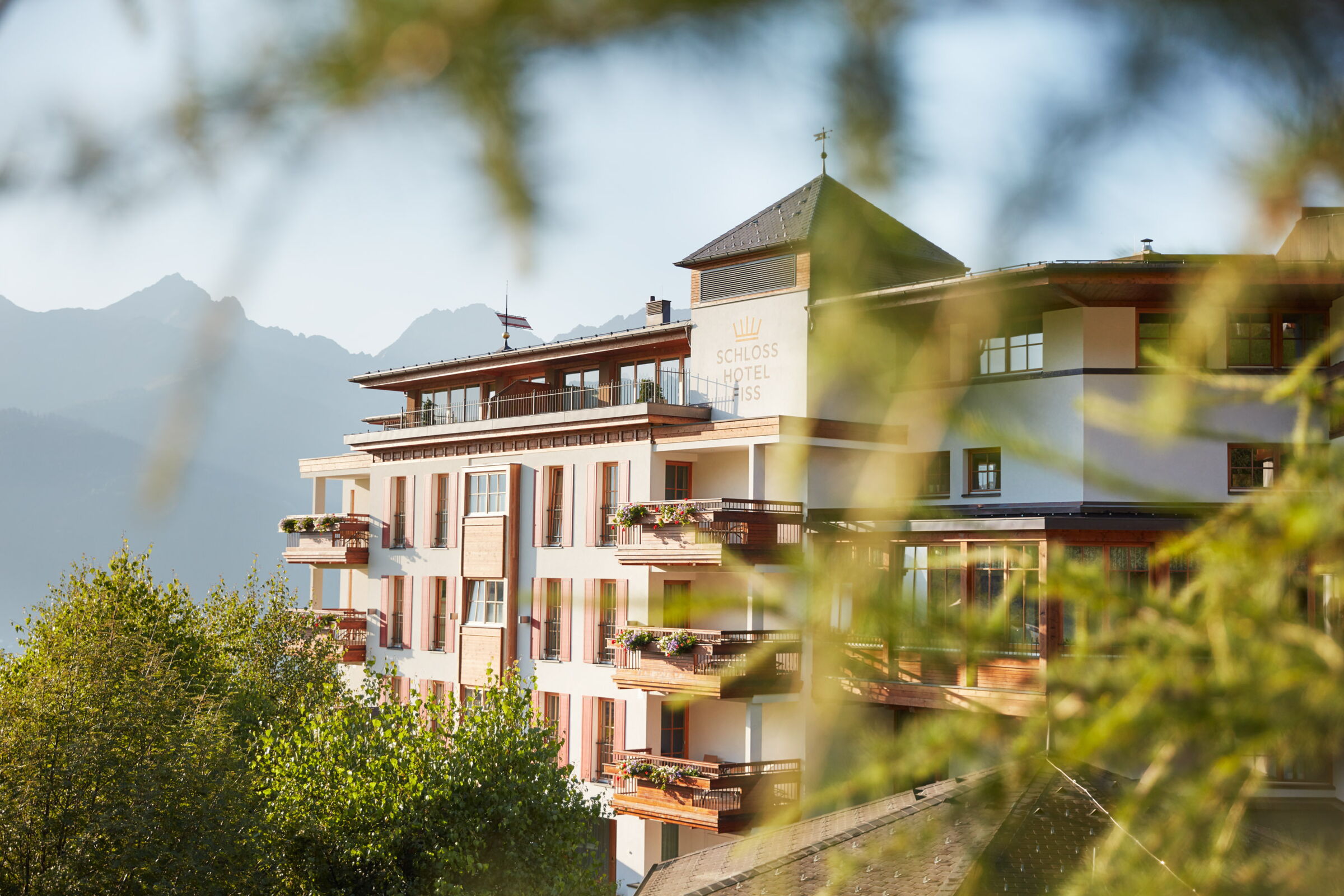 Die Außenansicht des Schlosshotels Fiss