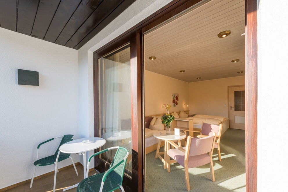 Zimmer vom Balkon aus fotografiert im Hotel Bräuwirth