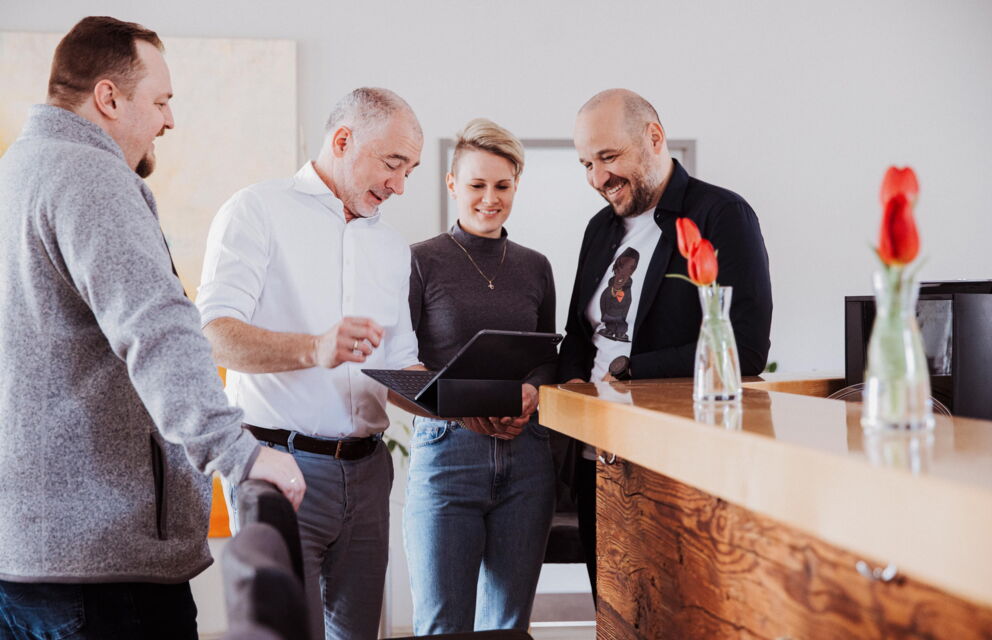 Internes Mitarbeitergespräch bei der Internetagentur NCM in Salzburg