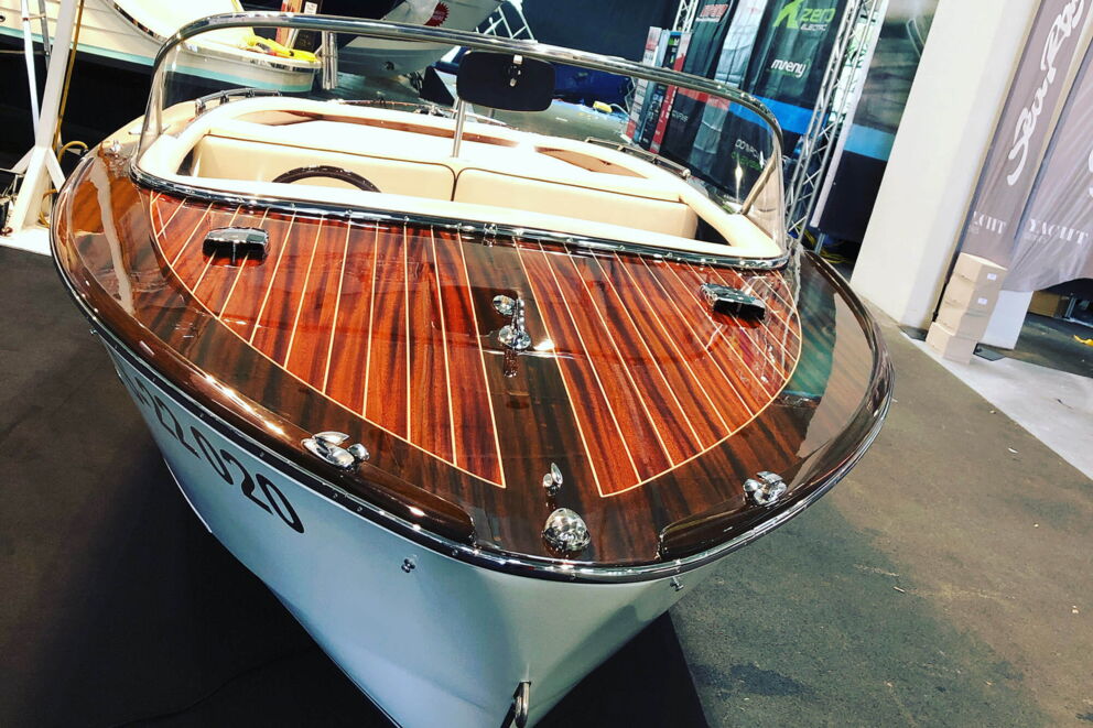 Motorboot im italienischen Stil vom Bootswerft Graf