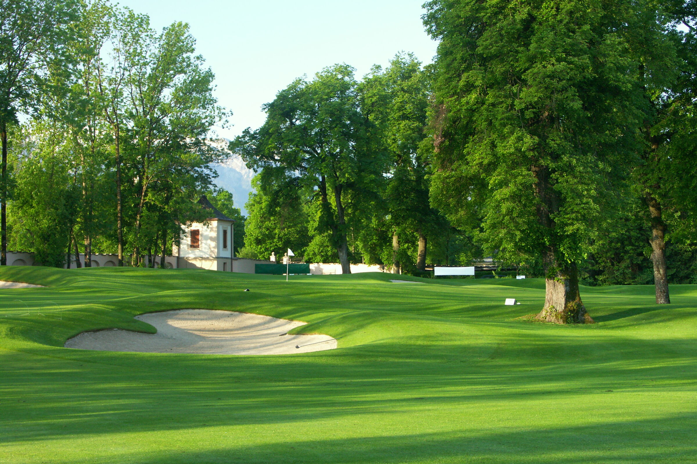 Golfplatz in sonniger Lage im Golfclub Klessheim in Salzburg