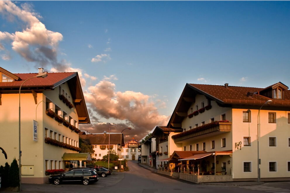 Beide Häuser des Bierwirts von außen