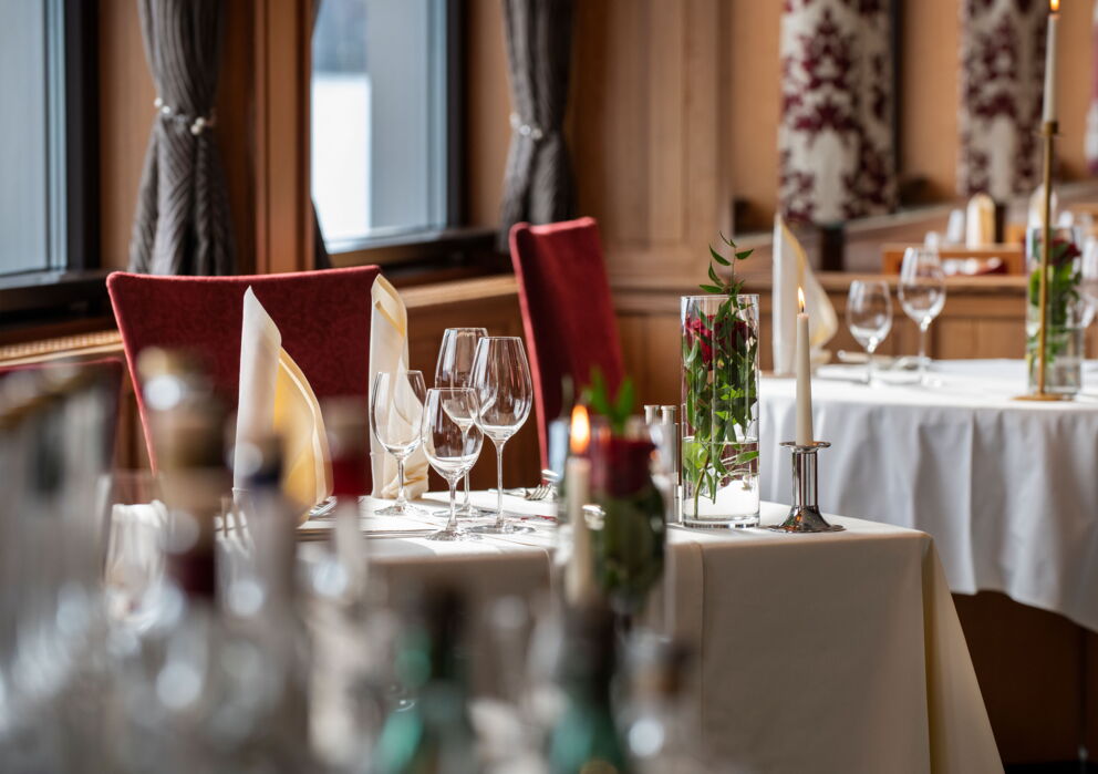 Edel gedeckter Tisch im Restaurant im Weissen Rössl